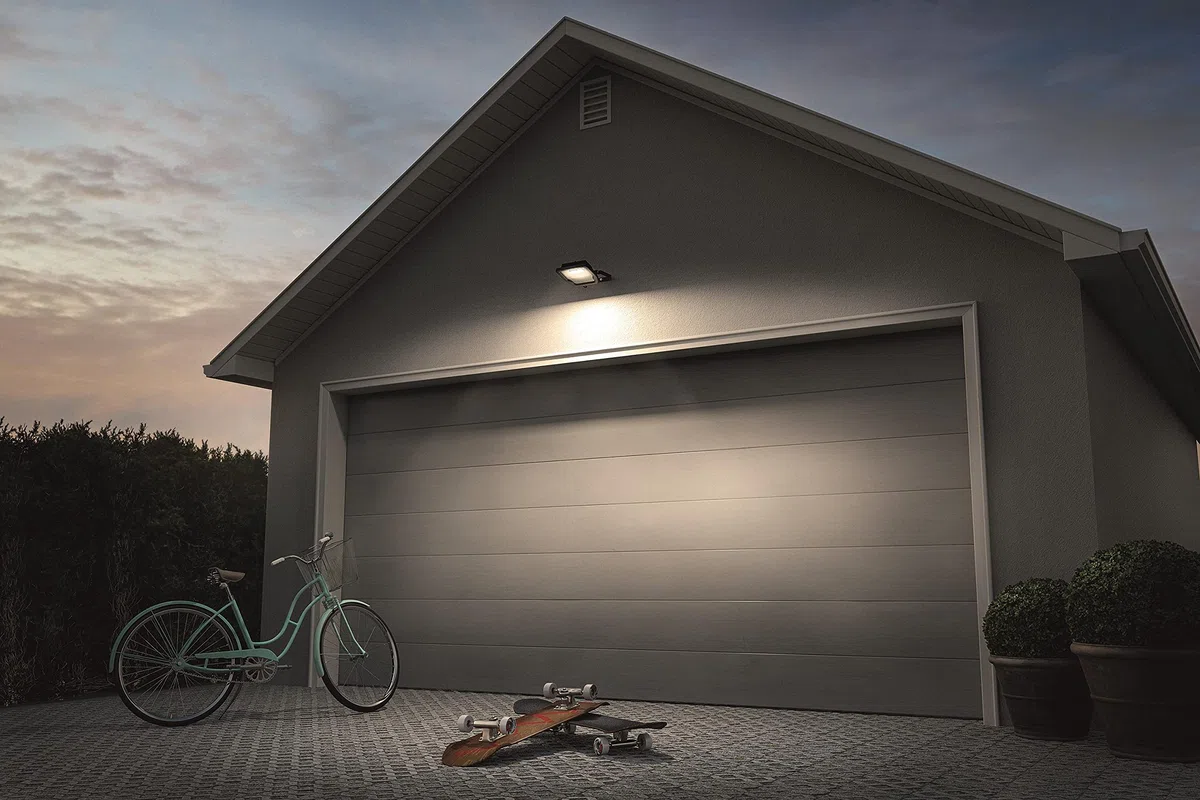 LEDVANCE Endura Flood Proiettore da Esterno 20W Luce calda 3000K, Grigio Scuro