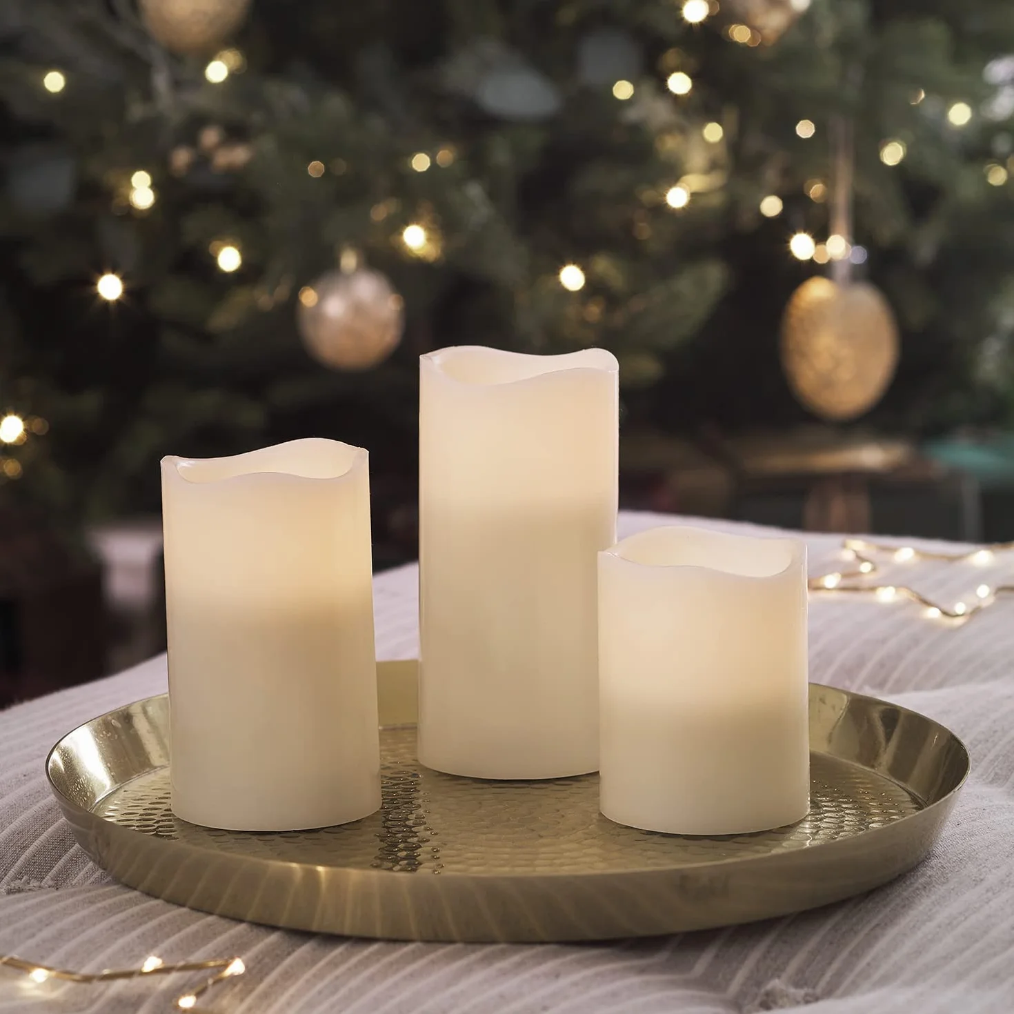 Lights4fun Set di 3 Candele LED Senza Fiamma in Vera Cera con LED Bianco Caldo a Pile per Uso in Interni