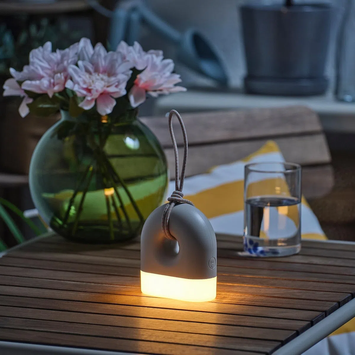 IKEA SOLVINDEN lampada da tavolo, a forma di ciambella, a batteria, 12 cm