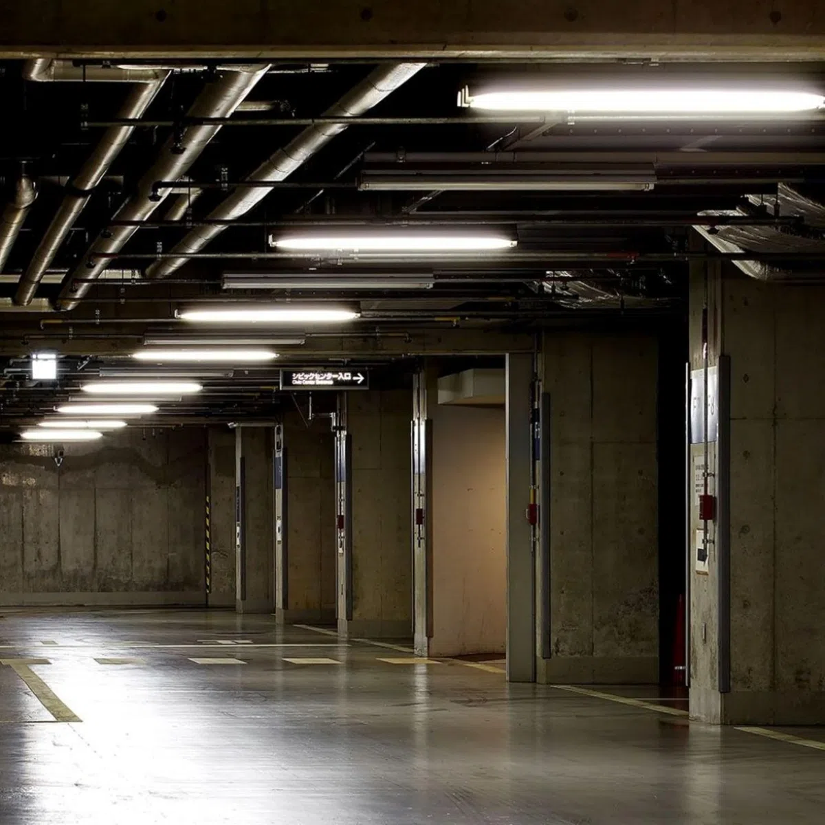 V-TAC Plafoniera LED Impermeabile 120 CM da Esterno - 36W - PRO SERIES - Lampada Rettangolare da Soffitto e Parete - 4320 Lumen - per Garage, Negozio, Magazzino - Tubo LED - Luce 4500K Bianca Naturale