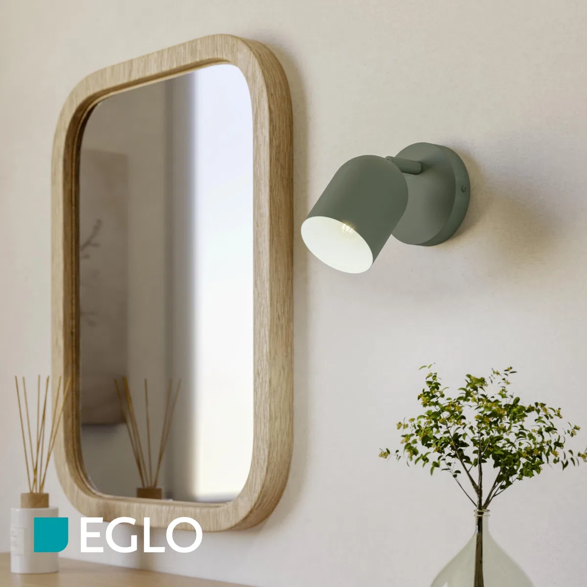 Eglo Tilston - Lampada da parete interna con faretto orientabile in acciaio di colore verde scuro, lettura attacco E14