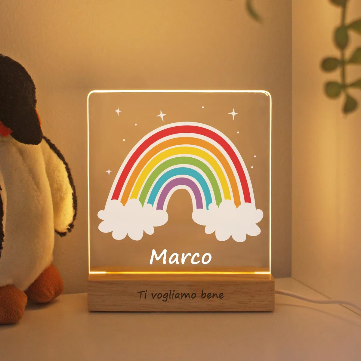LASERO' Lampada Personalizzata con Nome - Lampada Arcobaleno Bambini e Neonati in Plexiglass Stampato UV – Luce Personalizzata con Nome e Base in Legno – Regalo Nascita o Battesimo (Arcobaleno)