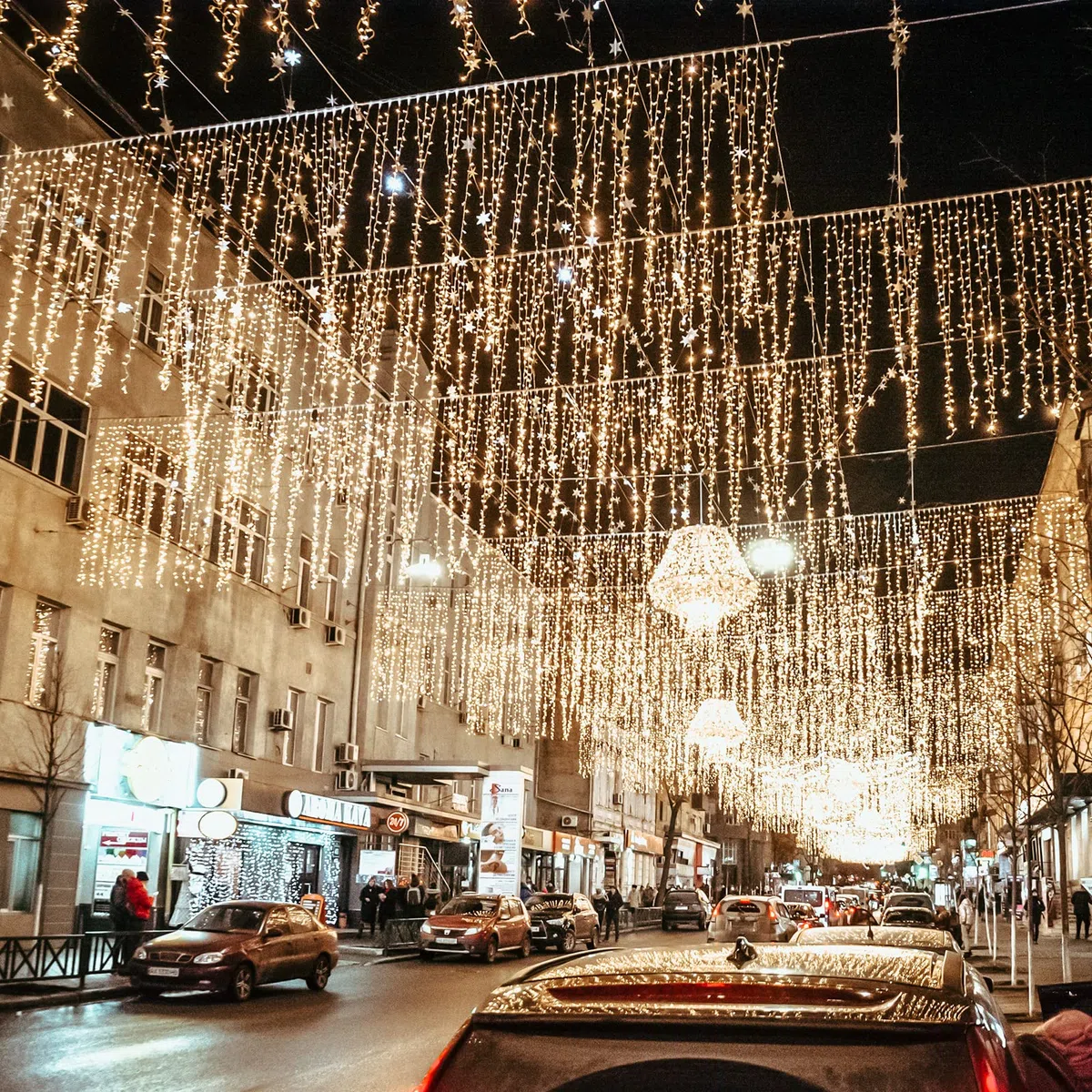 SALCAR 6m x 1m LED Tenda con Catena di Luci, Catena luminosa 300 Leds 9 modalità impermeabile decorazione per Decorazioni Natale - Bianco Caldo