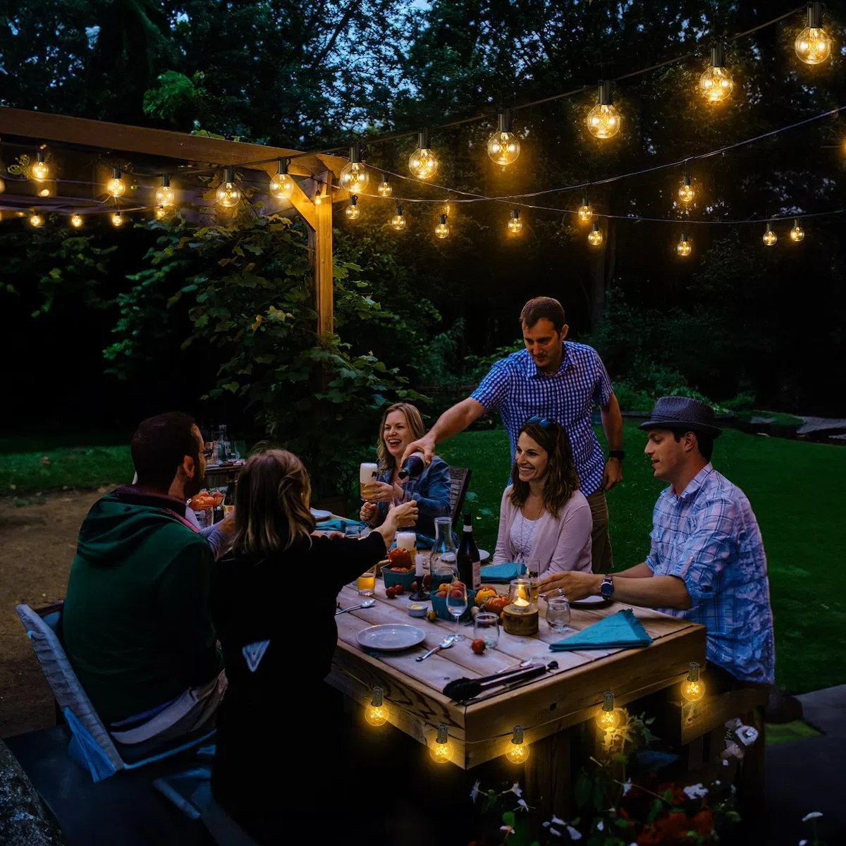 Lampadine di Ricambio, 25 Pezzi Lampadine Globo G40 da 7 Watt Supporto per Presa di Base E12 Resistenza Allacqua IP44 Bianco Caldo per Luci a Corda Decorazione per Feste a Casa