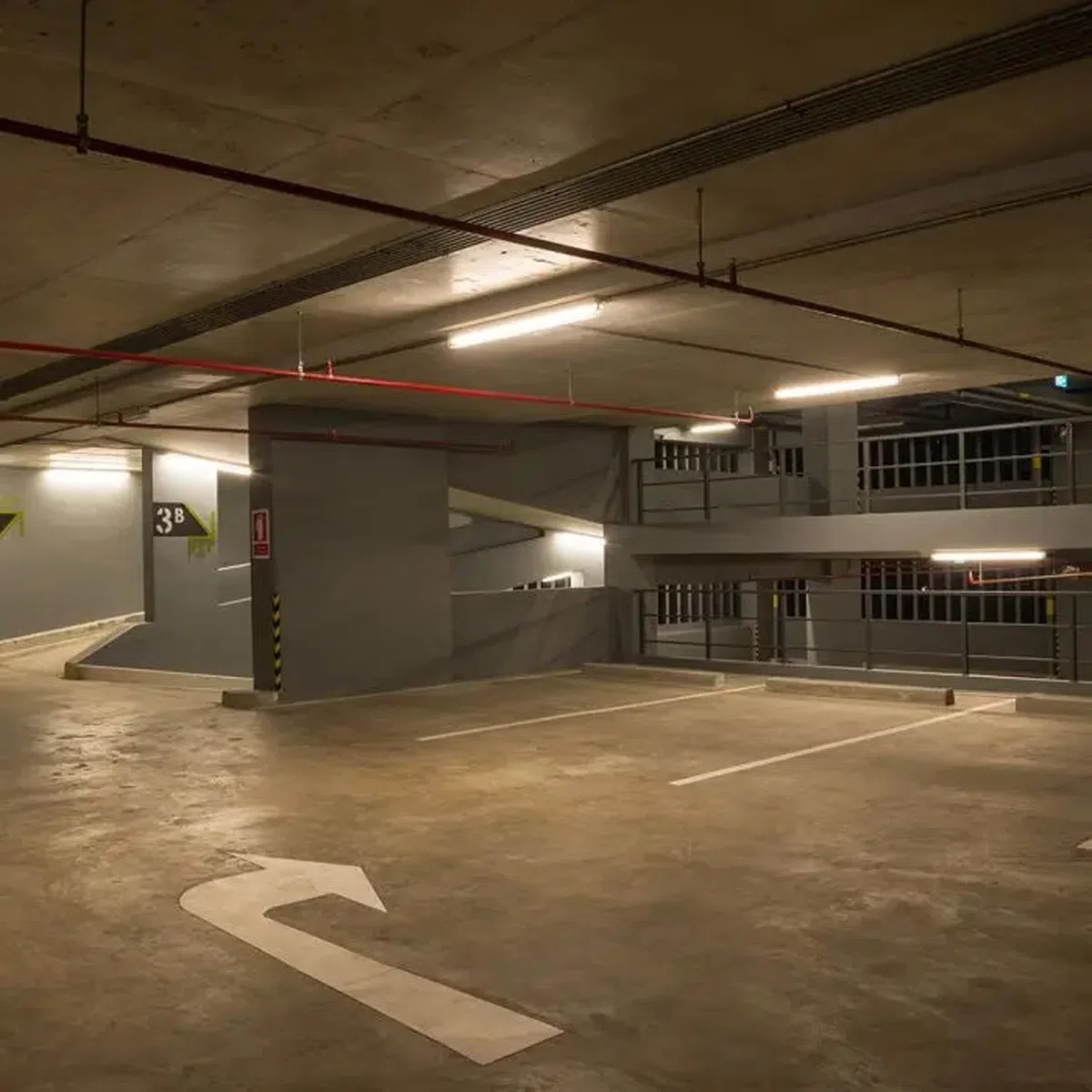 V-TAC Plafoniera LED Impermeabile 120 CM da Esterno - 36W - PRO SERIES - Lampada Rettangolare da Soffitto e Parete - 4320 Lumen - per Garage, Negozio, Magazzino - Tubo LED - Luce 4500K Bianca Naturale