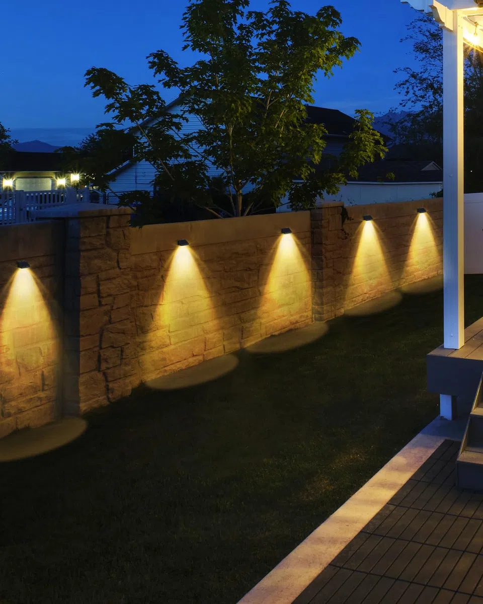 Luci da Esterno Giardino 8 Pezzi Lampade Solari da Giardino Bianco Caldo Luce Solare LED Impermeabile Creando un'atmosfera Suggestiva Per Recinzione, Muro e Giardino