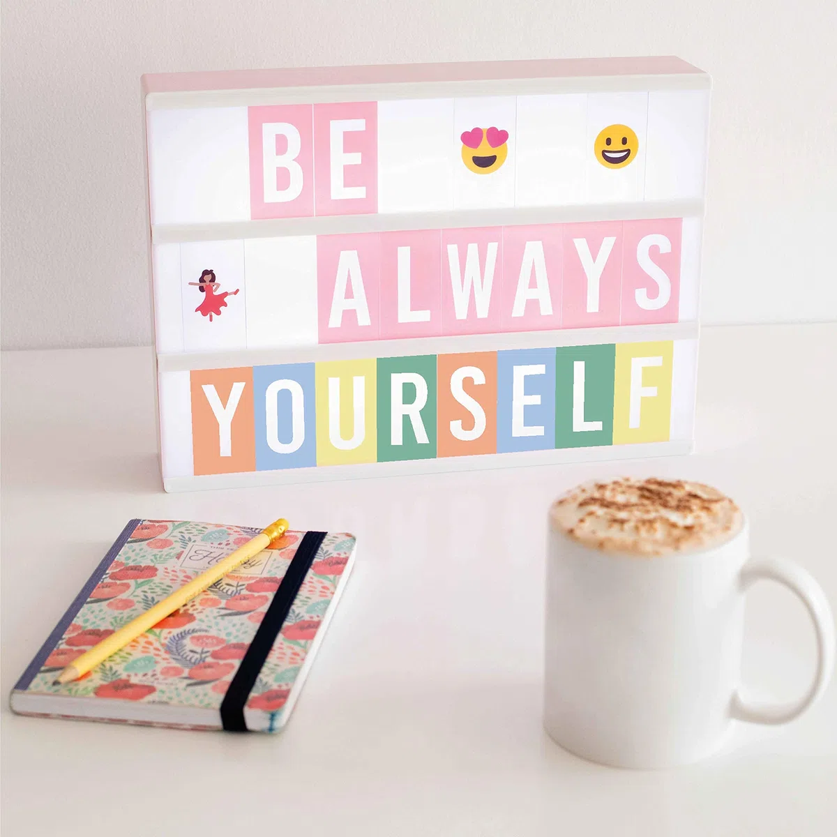 BONNYCO Light Box Rosa con 400 Lettere ed Emoji, 2 Pennarelli. Lavagna Luminosa con Lettere, Idee Regalo Bambina, Ragazza e Donna per Compleanno Natale. Scatola Scritte Luminose, Decorazioni Camera