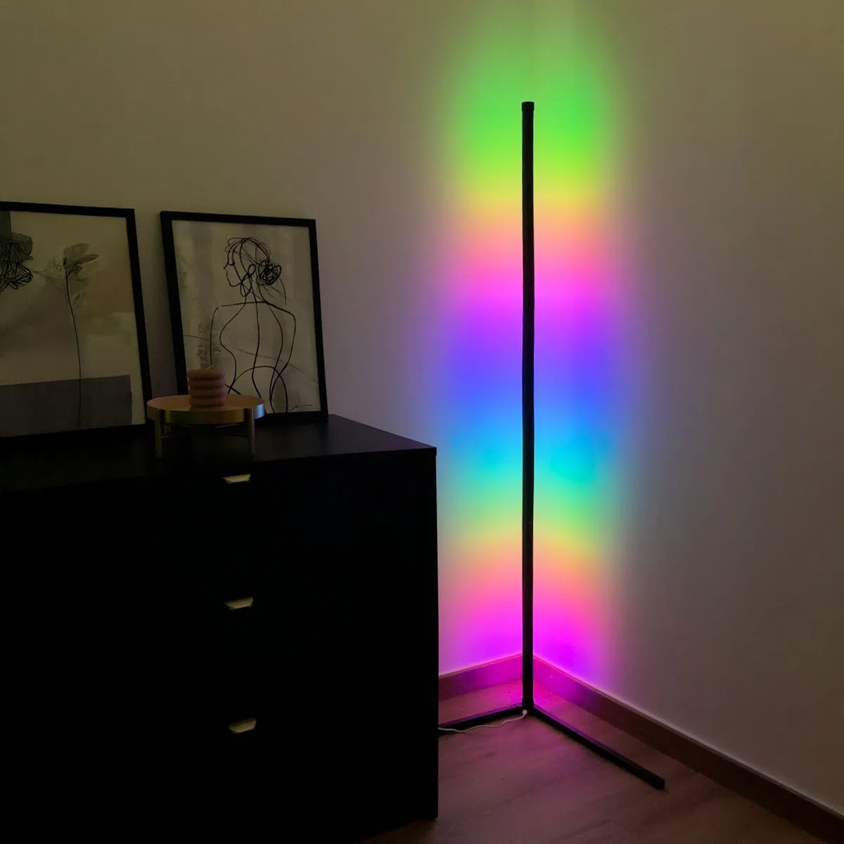 BRILONER - Lampada da terra a LED RGBIC con telecomando, postazione da gaming, illuminazione gaming, lampada da party con sensore musicale, barra luminosa a LED dimmerabile, luce multicolore, nero