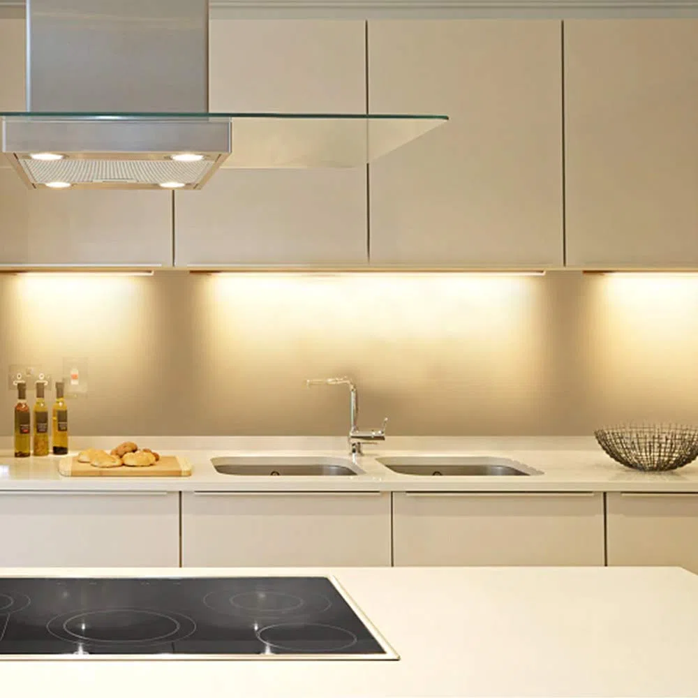 BAKAJI Lampada Luce Sottopensile Cucina Lunghezza 90cm Barra 90 LED 15W Bianco Naturale 4000K Alta Luminosità 1200LM Faretto Slim Sotto pensile per Mobili in Alluminio con Paralume Orientabile