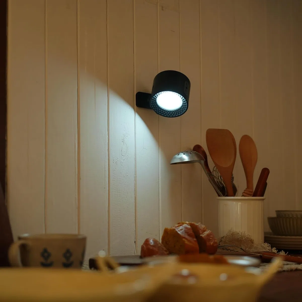 Set 2 Applique da Parete Senza Fili Ricaricabile LED per Interni, Nero, Lampada da Parete RGB 7 Colori Dimmerabile con Telecomando, Touch e Timer, per Camera da Letto Bagno e Cucina