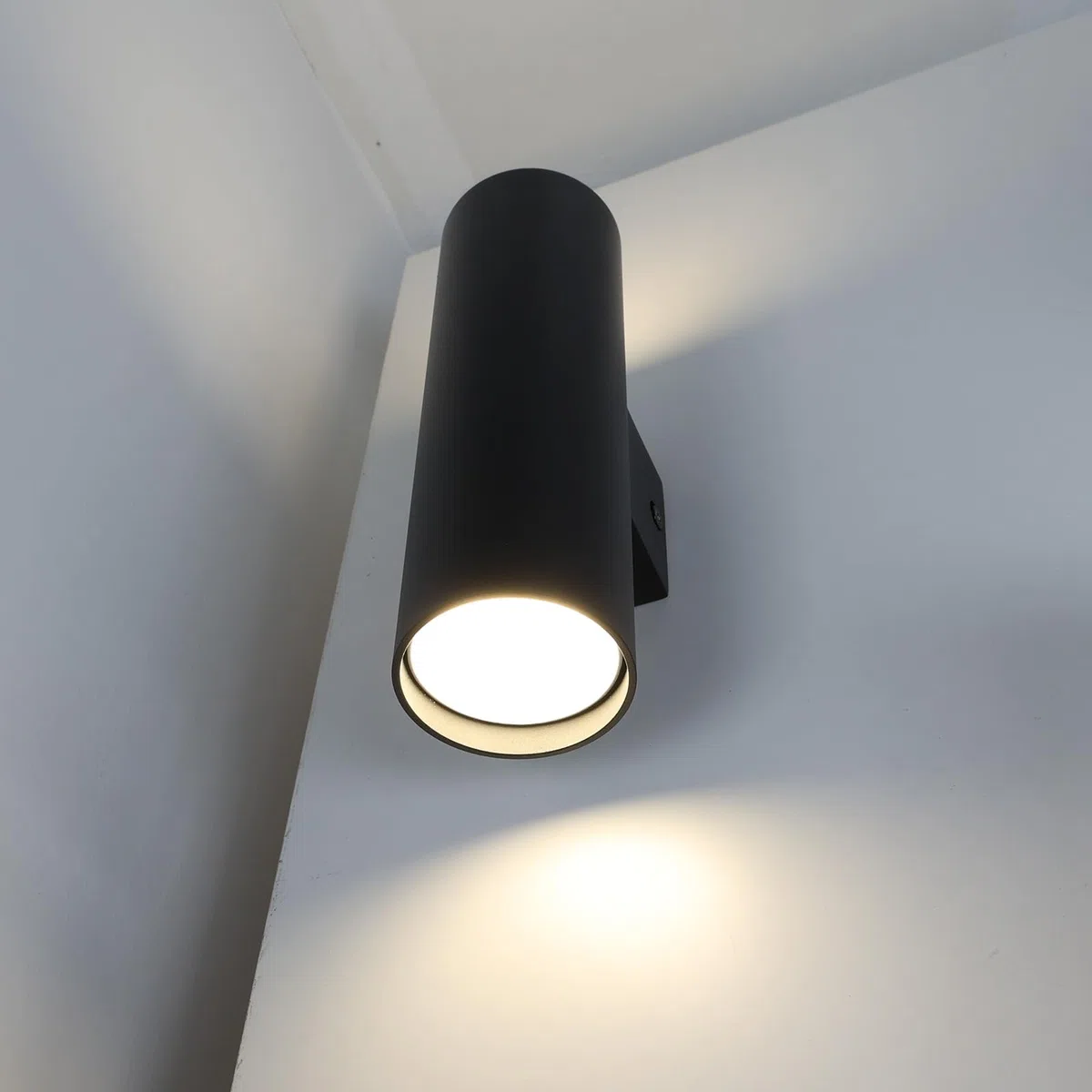 Alpinaluz Applique da Parete Up & Down con 2 Attacchi GU10, Design Cilindrico in Metallo, Lampada Decorativa da Interno per Corridoio, Camera e Soggiorno, IP20 (Nero)
