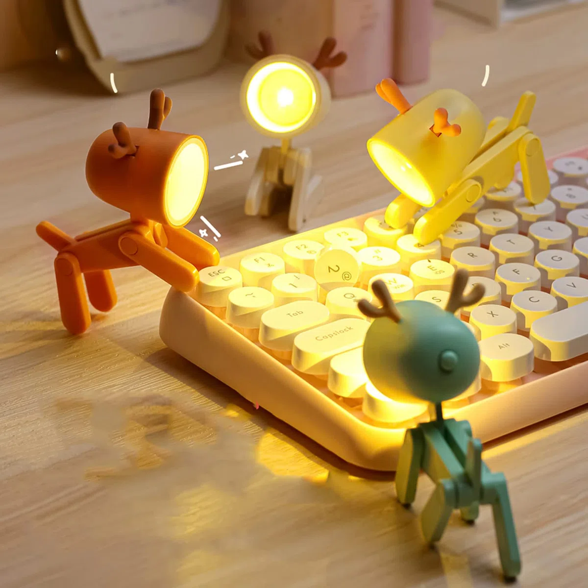 4 mini lampade da scrivania a LED con funzione di supporto per telefono, portatile, da scrivania di Natale, a forma di cane, piccola lampada da tavolo per ragazzi, ragazze, bambini, studenti.