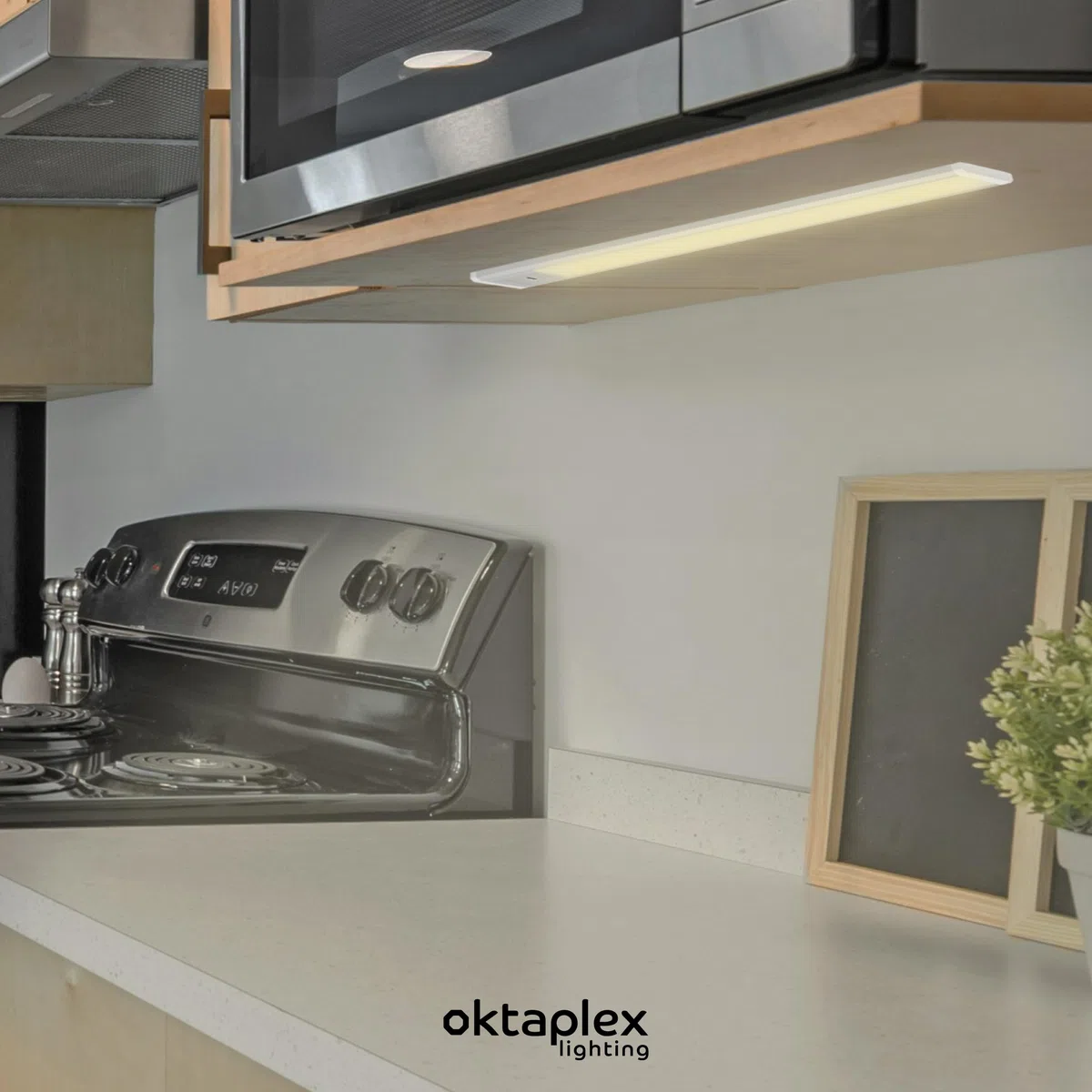 Oktaplex Riva Sottopensile LED Piatto Dimmerabile Bianco Caldo 57,5cm Con Sensore 690lm 10W 230V Argento