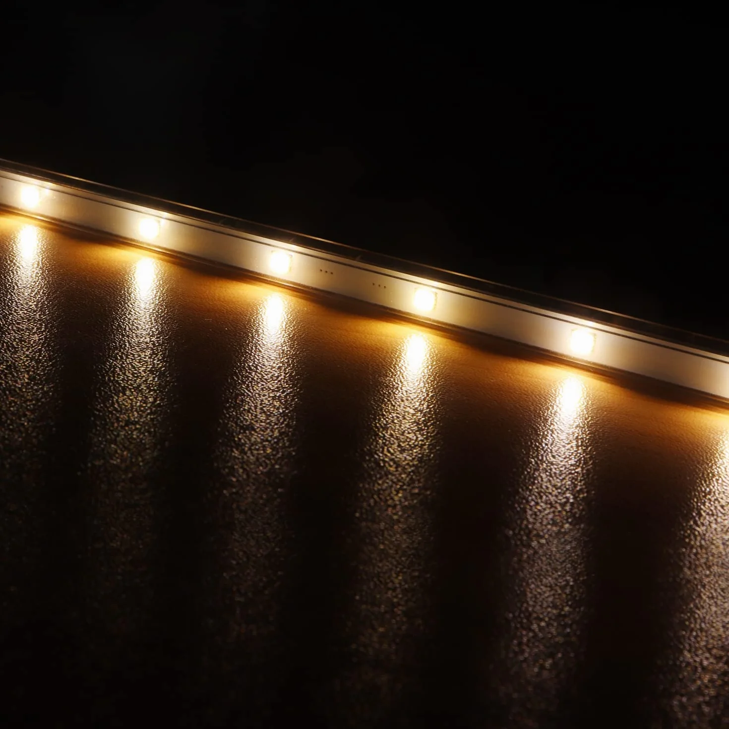 da LIGHT Lampada da incasso a LED con interruttore, 7 W, 700 lm, 4000 K, luce bianca neutra, per cucina, vetrine, armadio, con strisce da 4 x 41 cm, espandibile tramite sistema a incastro