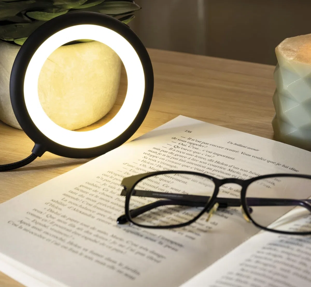 Lampada da Lettura Bily Verde Kaki, LED con 3 livelli di luminosità, Ultra leggera, Funziona senza batterie né pile, Alimentazione USB, Smartphone