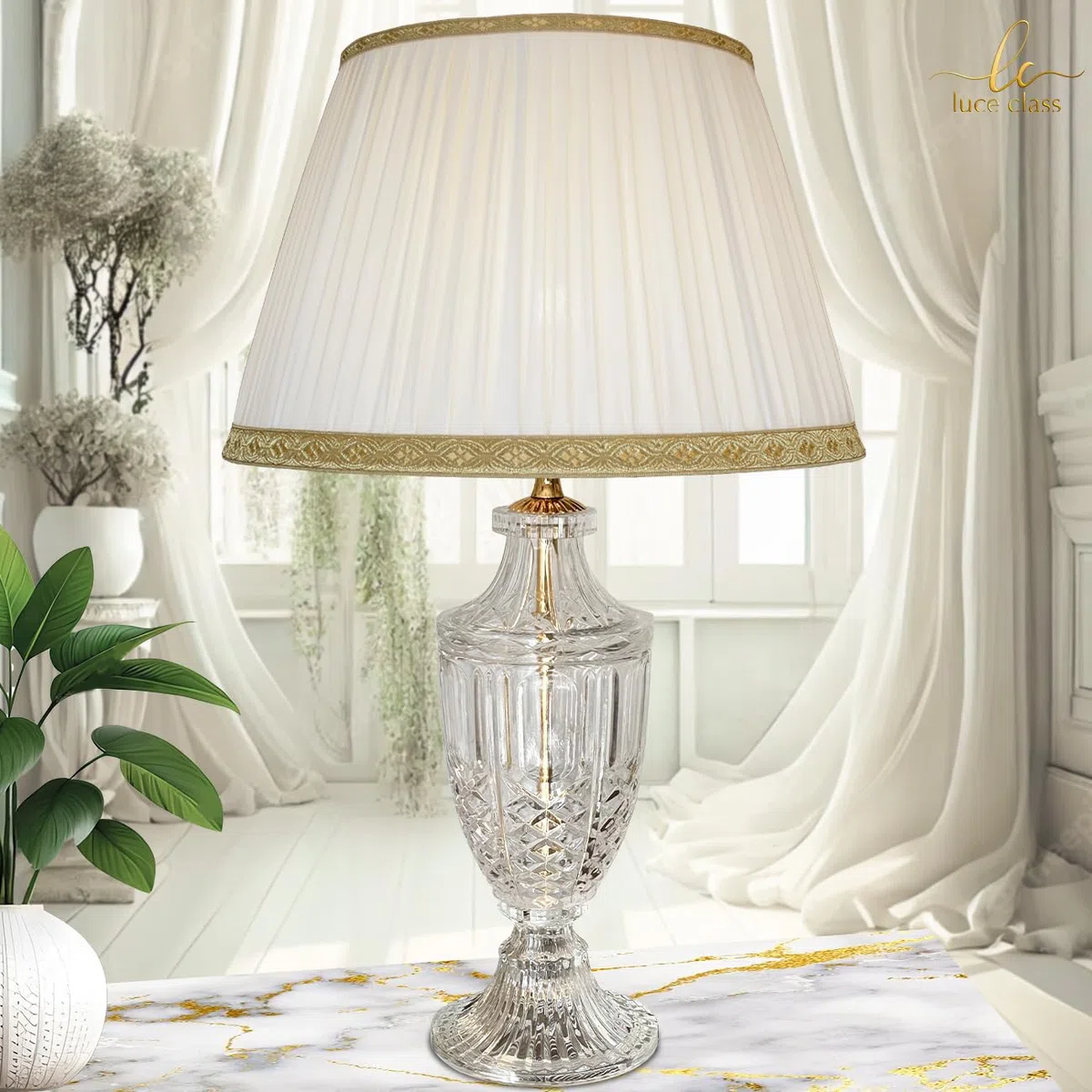 Generico LUCECLASS - Lampada da tavolo classica in puro cristallo e ottone con paralume seta plissé, lume classico elegante di lusso per salotto, salone, hotel, contract