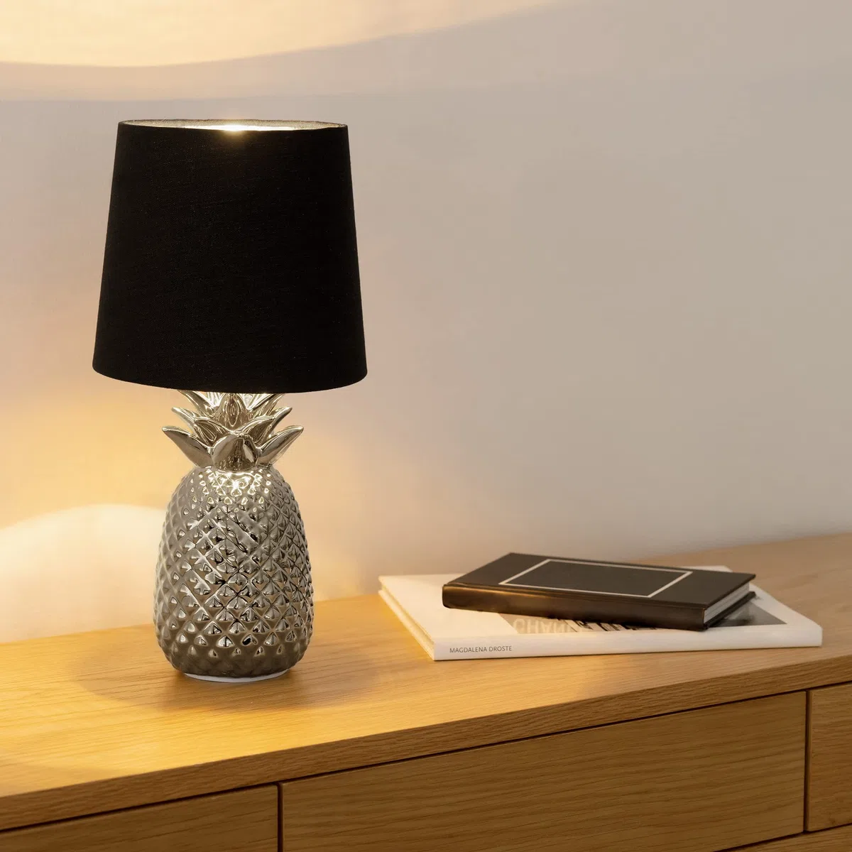 Navaris Set 2x Paralume Lampada in Tessuto Nero Interno Dorato - Para Lume Abatjour Luce da Tavolo Lampadina E14 - Paralumi Neri Ø172-137x152mm