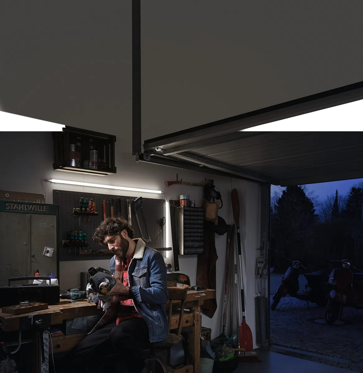 OSRAM Switch Batten Striscia LED sottile con interruttore 1200mm 14W 4000K bianco, collegabile per creare linee luminose continue, protezione IP20, per illuminazione sottopensile interni