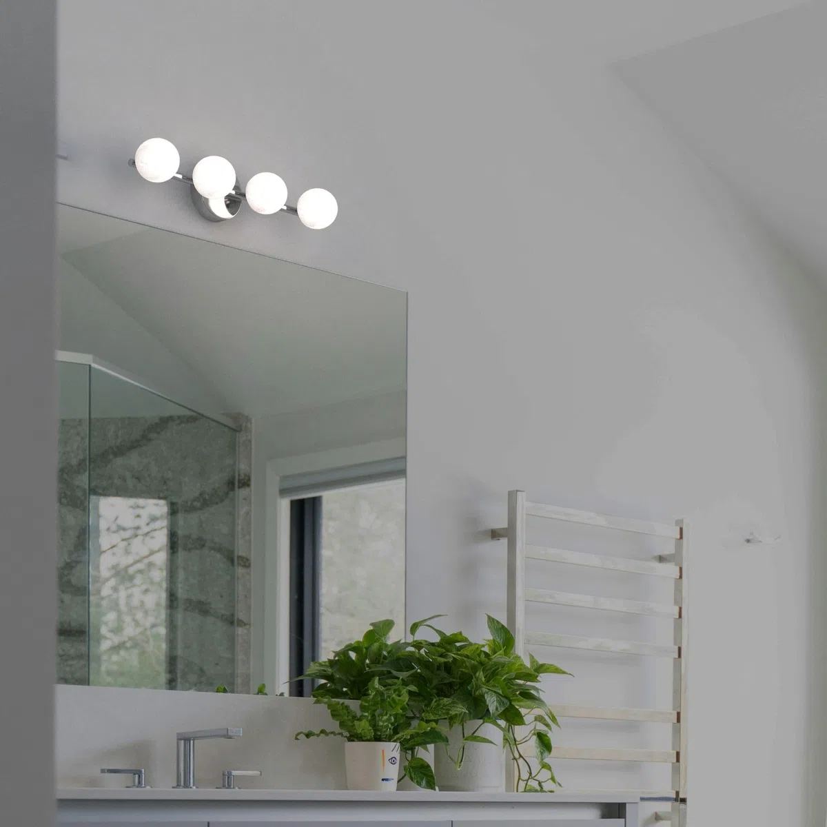 BARCELONA LED Applique LED per bagno 12W IP44. Lampada da parete sopra specchio Cromo da 49 cm con 4 sfere. Luce bianca neutra 4000K. Illuminazione moderna e resistente all'umidità.