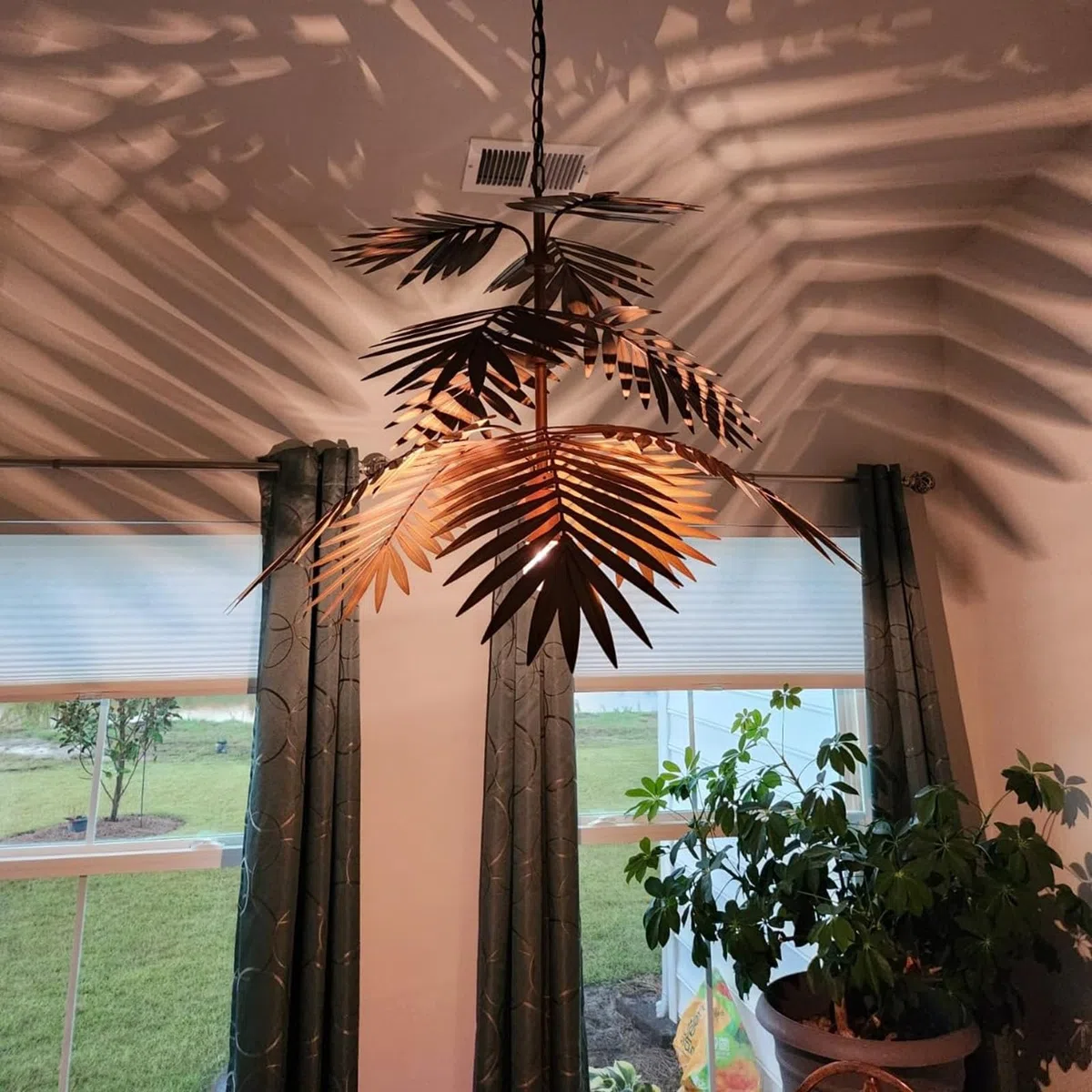 Retro Tropical Coconut Leaf Chandelier LED Scandinavian Tree Branch Iron Ceiling Light Home Decoration Lamps and Lanterns Hotel Club Decoration Lamps and Lanterns