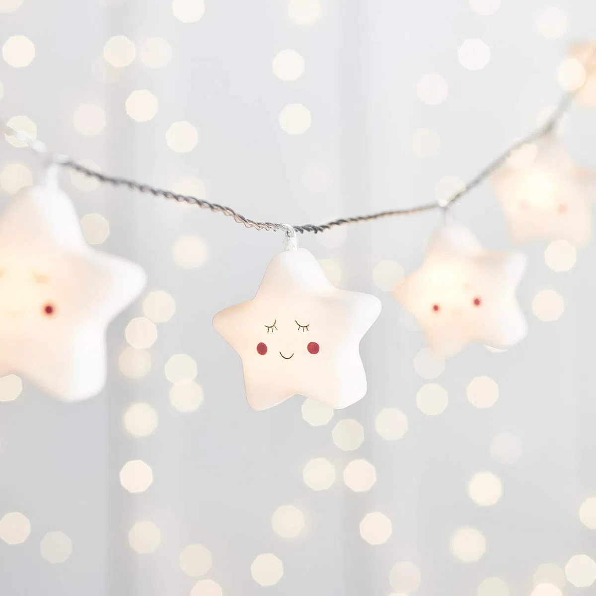 Lights4fun Catena di Luci con 12 Stelle e Luci LED Bianco Caldo a Pile con Timer Luce Notturna Decorazione per Camerette dei Bambini